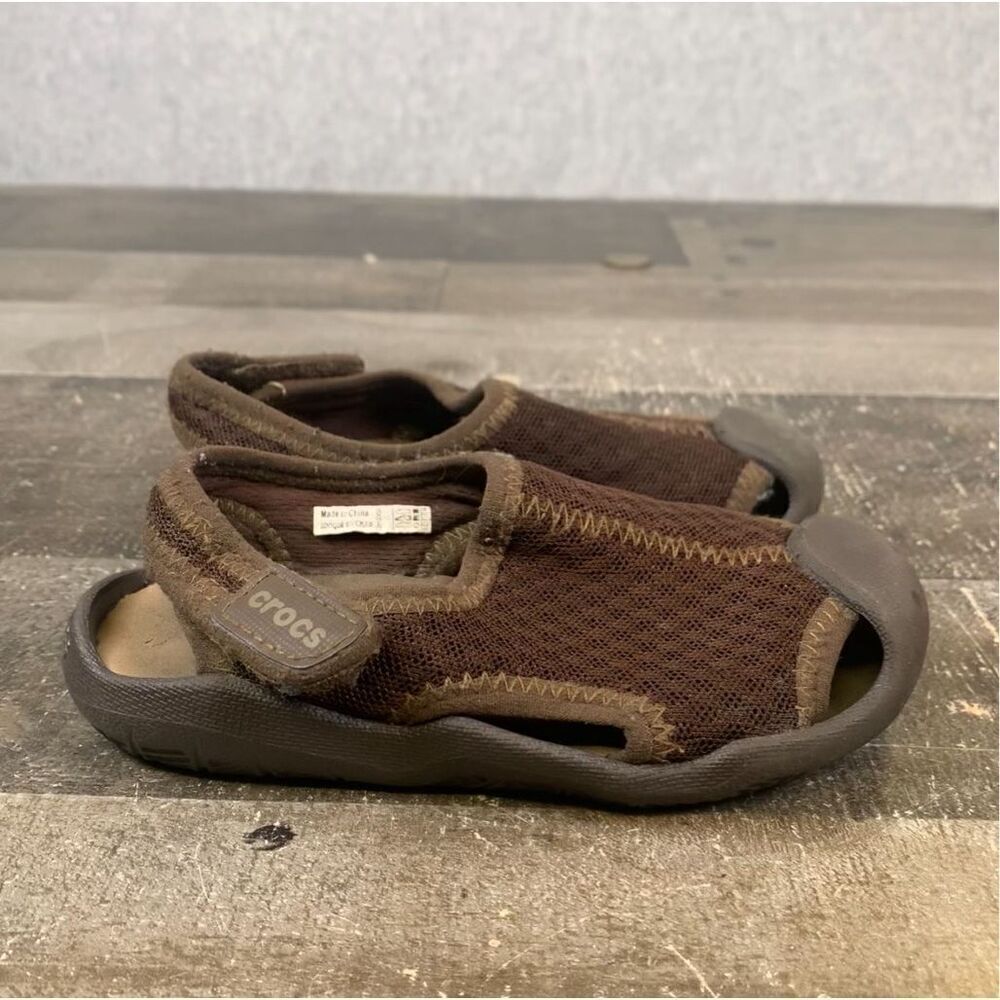 Crocs Little kids Size 9 Swiftwater Sandals Brown Slingback Water Shoes Outdoor